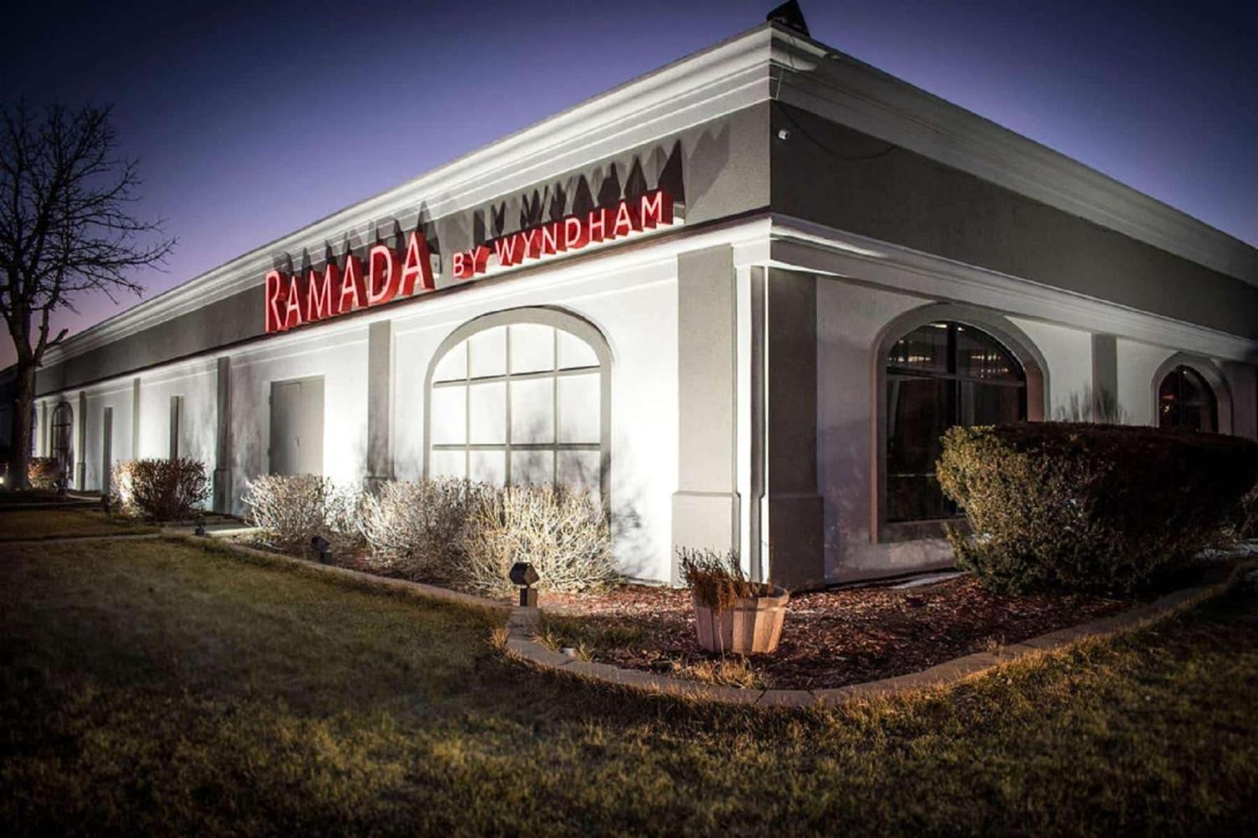 Ramada By Wyndham North Platte Hotel Buitenkant foto